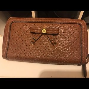 Jessica Simpson tan wallet
